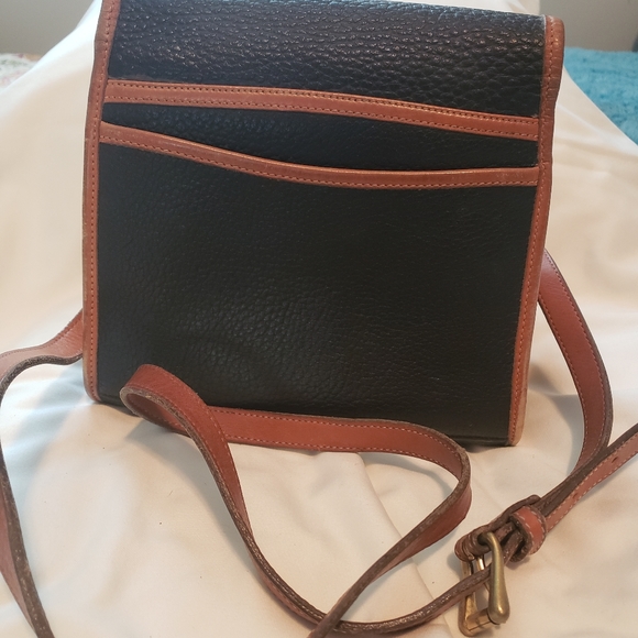 Vintage Dooney & Bourke small all leather black handbag. - Picture 2 of 4